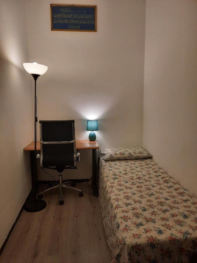 Nice And Quiet Accommodation In The City Center มิลาน ภายนอก รูปภาพ